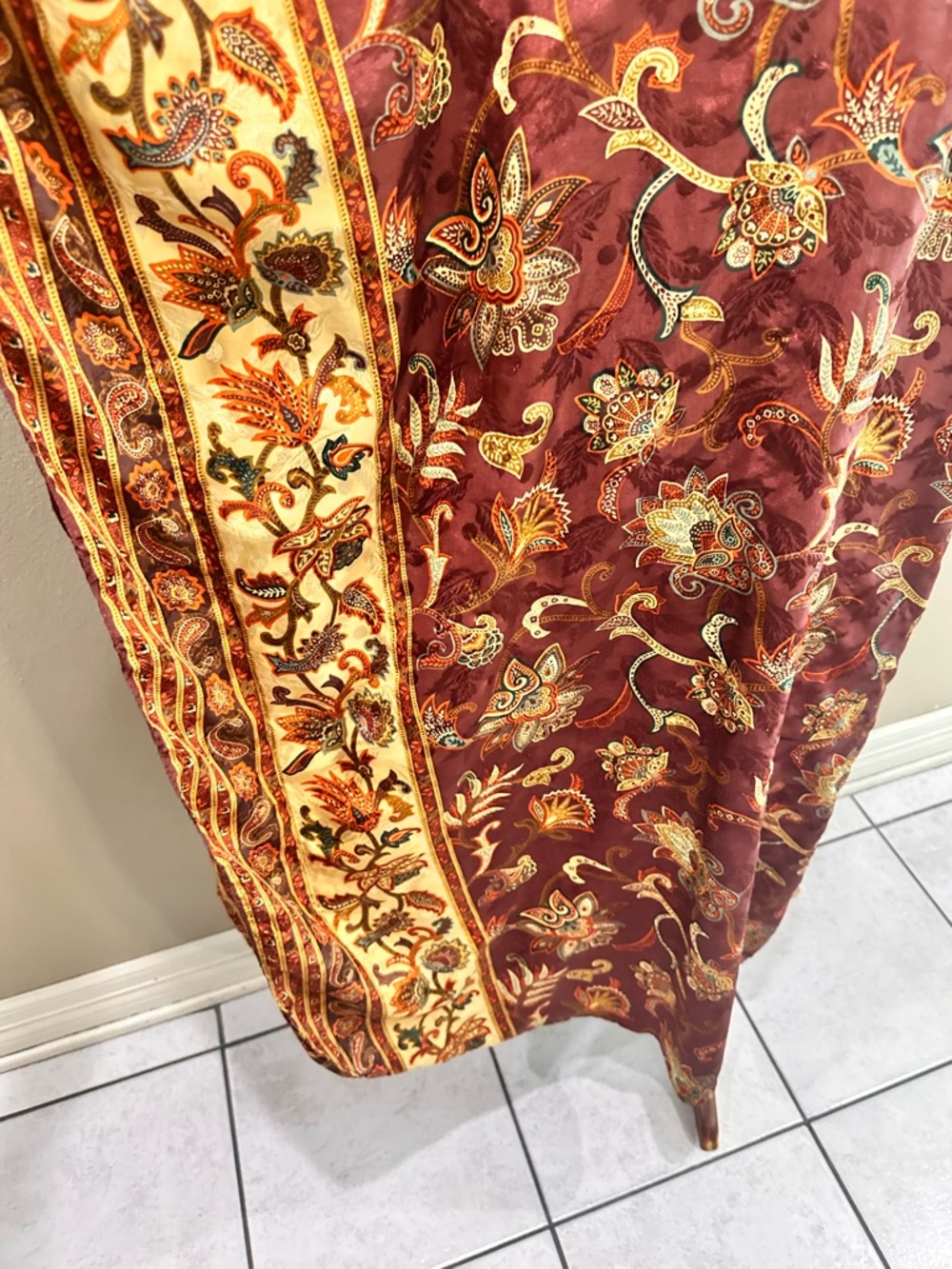 Simply Basic Vintage Boho Paisley V-Neck Kaftan in Burgundy Gold One Size - Picture 8 of 16
